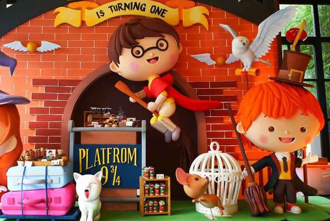 Owl Piñata DIY  Harry potter theme birthday, Harry potter birthday  decorations, Harry potter theme party